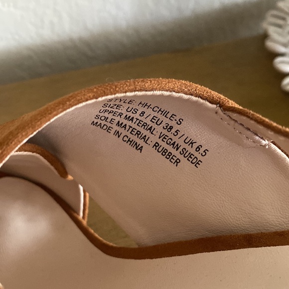 Halston brand new block heels size 8 - Picture 4 of 6